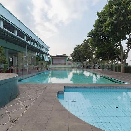 Hotel Ayong Linggarjati Kuningan Mitra Reddoorz Esterno foto