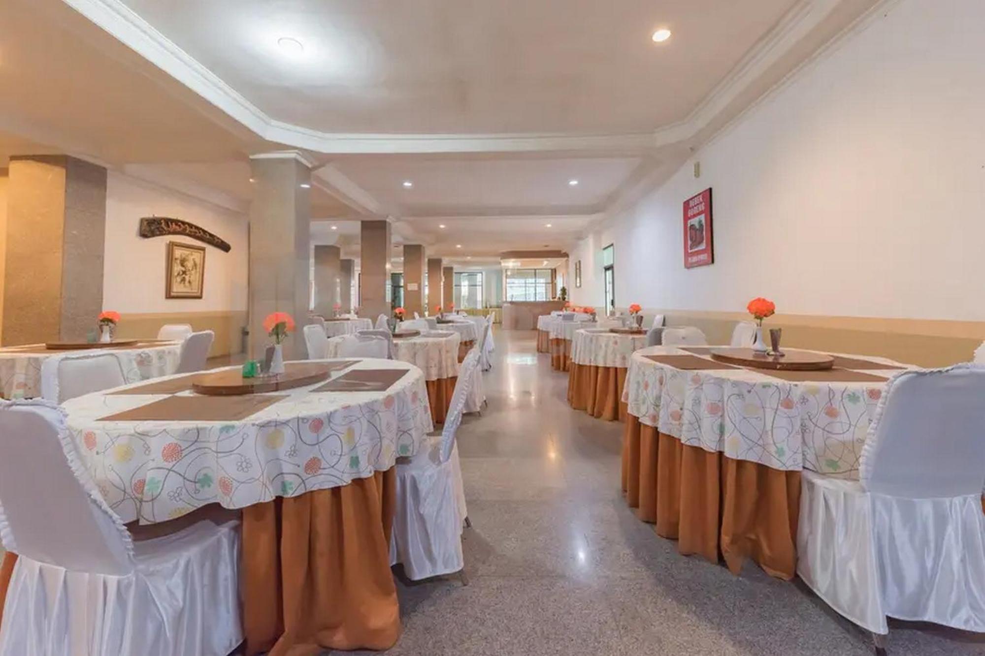 Hotel Ayong Linggarjati Kuningan Mitra Reddoorz Esterno foto