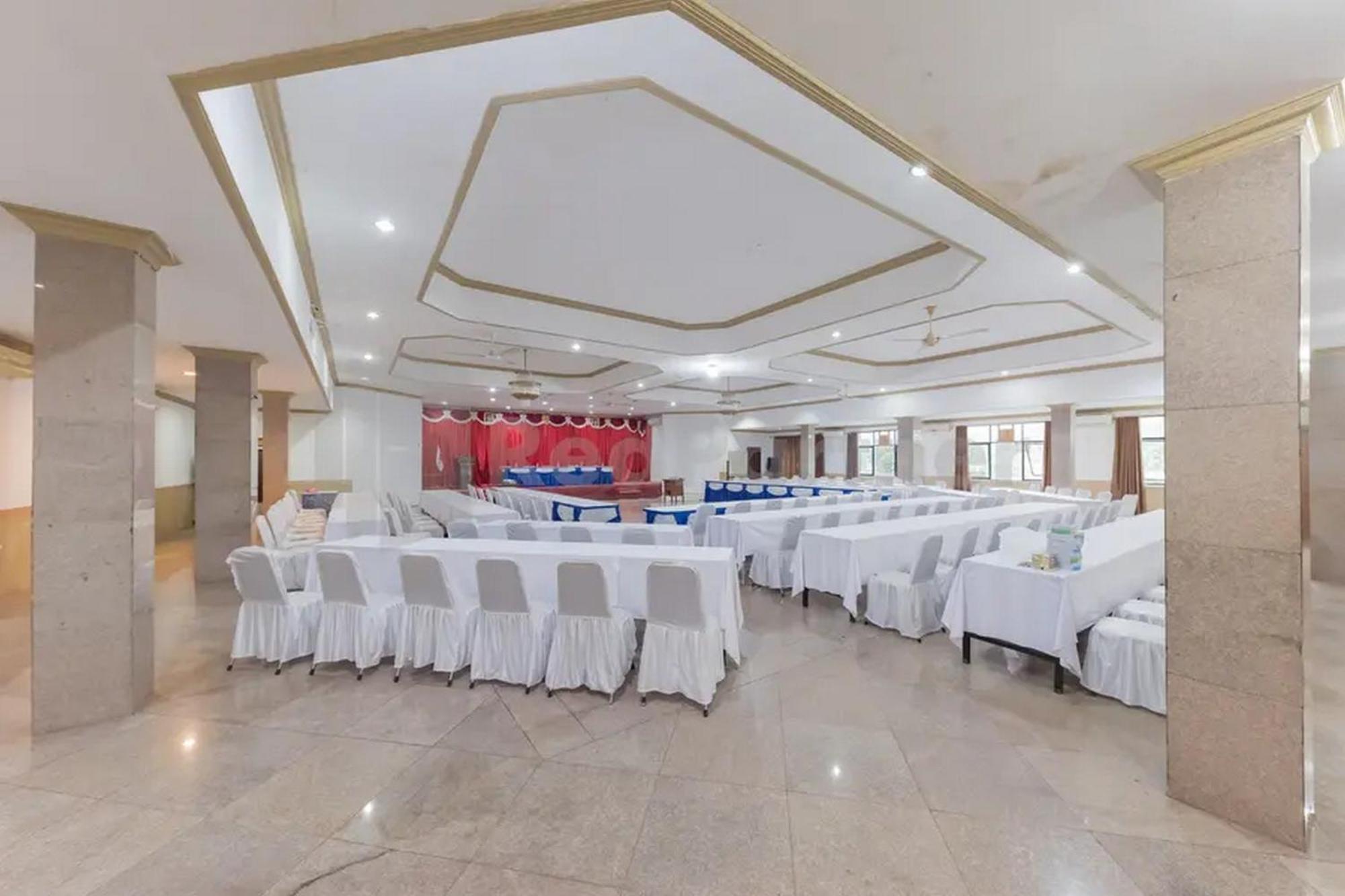 Hotel Ayong Linggarjati Kuningan Mitra Reddoorz Esterno foto