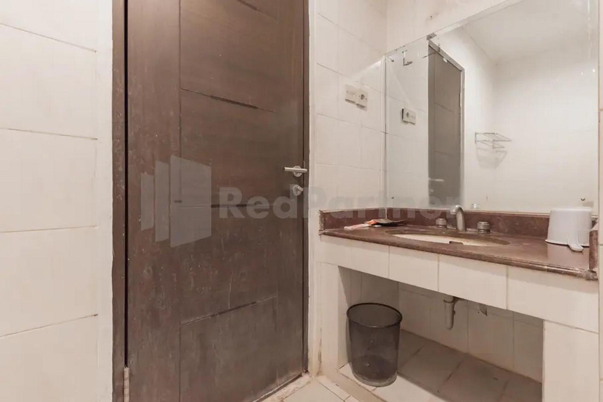 Hotel Ayong Linggarjati Kuningan Mitra Reddoorz Esterno foto