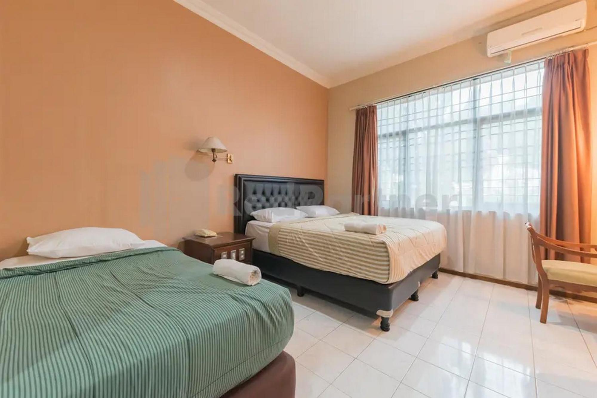 Hotel Ayong Linggarjati Kuningan Mitra Reddoorz Esterno foto